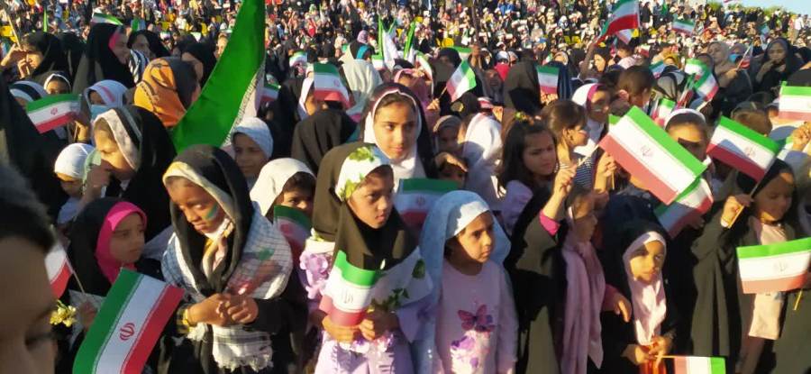 اجتماع بزرگ سربازان دهه نودی امام عصر (عج) با حضور ایثارگران قشم