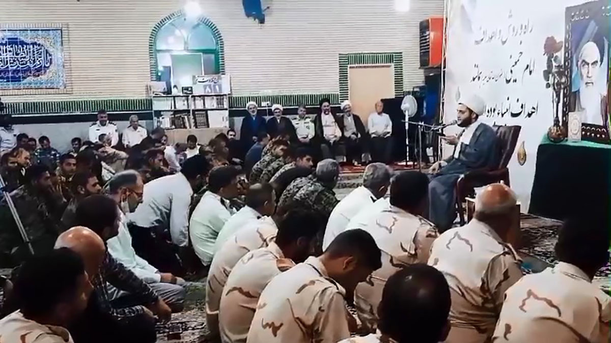 کلیپ| مراسم سالگرد ارتحال ملکوتی امام خمینی (ره) در مسجد پنچ‌تن‌آل‌عبا (ع) سمنان