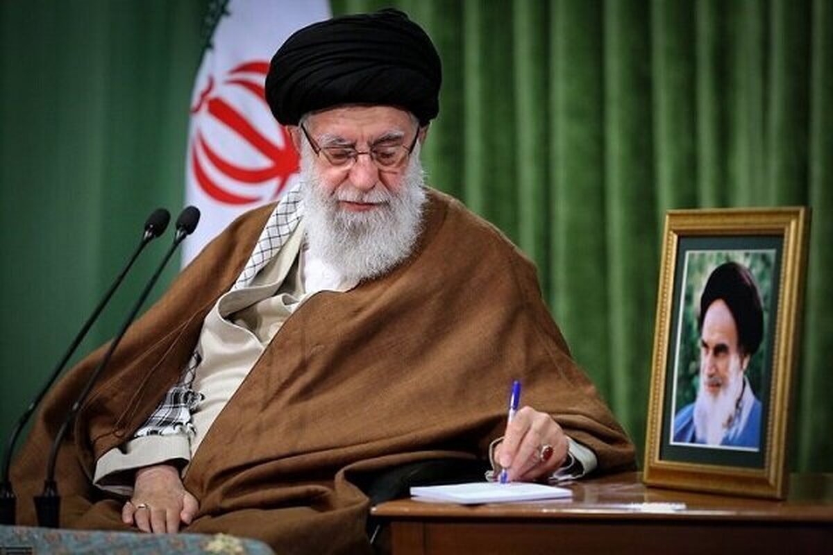 نشر تقريظ قائد الثورة الإسلامية على كتاب  رفیق درب النار والثلج 