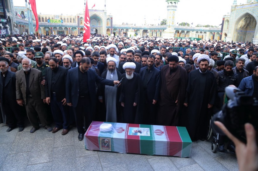 عکس/ تشییع پیکر شهید حجت الاسلام دهقانی در مدرسه علمیه حقانی