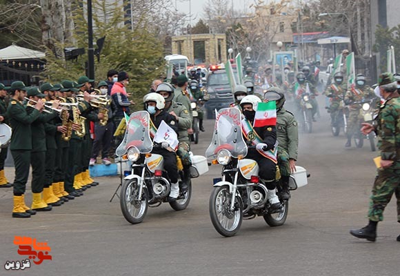 رژه موتورسواران یگان‌های نظامی تا گلزار شهدای قزوین به روایت تصویر