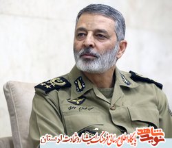 دیدار فرمانده کل ارتش با جانباز ۸۰ درصد بروجردی