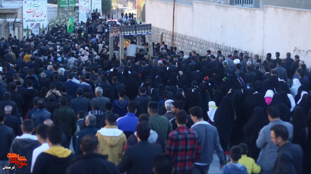 گزارش تصویری/سنگ تمام گذاشتن مردم وفادار سپید دشت در تشییع لاله های فاطمی