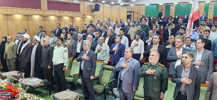 تصاویر /آیین تجلیل از خانواده‌های معظم شهدا و ایثارگران صنعت آب و برق استان...